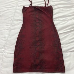 Red snake print mini dress ❤️